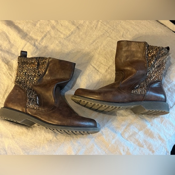 Muk Luks Shoes - Muk Luks Women's Karlie Boots in dark brown- size 10